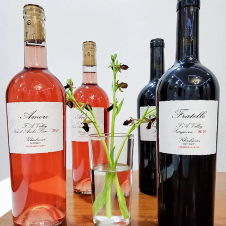 Самоклеящиеся этикетки на заказ